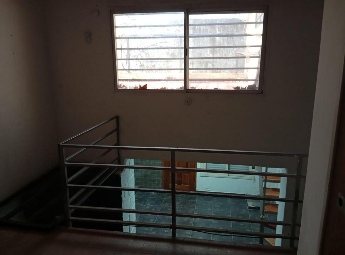 Foto de ¡Oportunidad Única! PH Funcional en Lanús Este, imagen 1