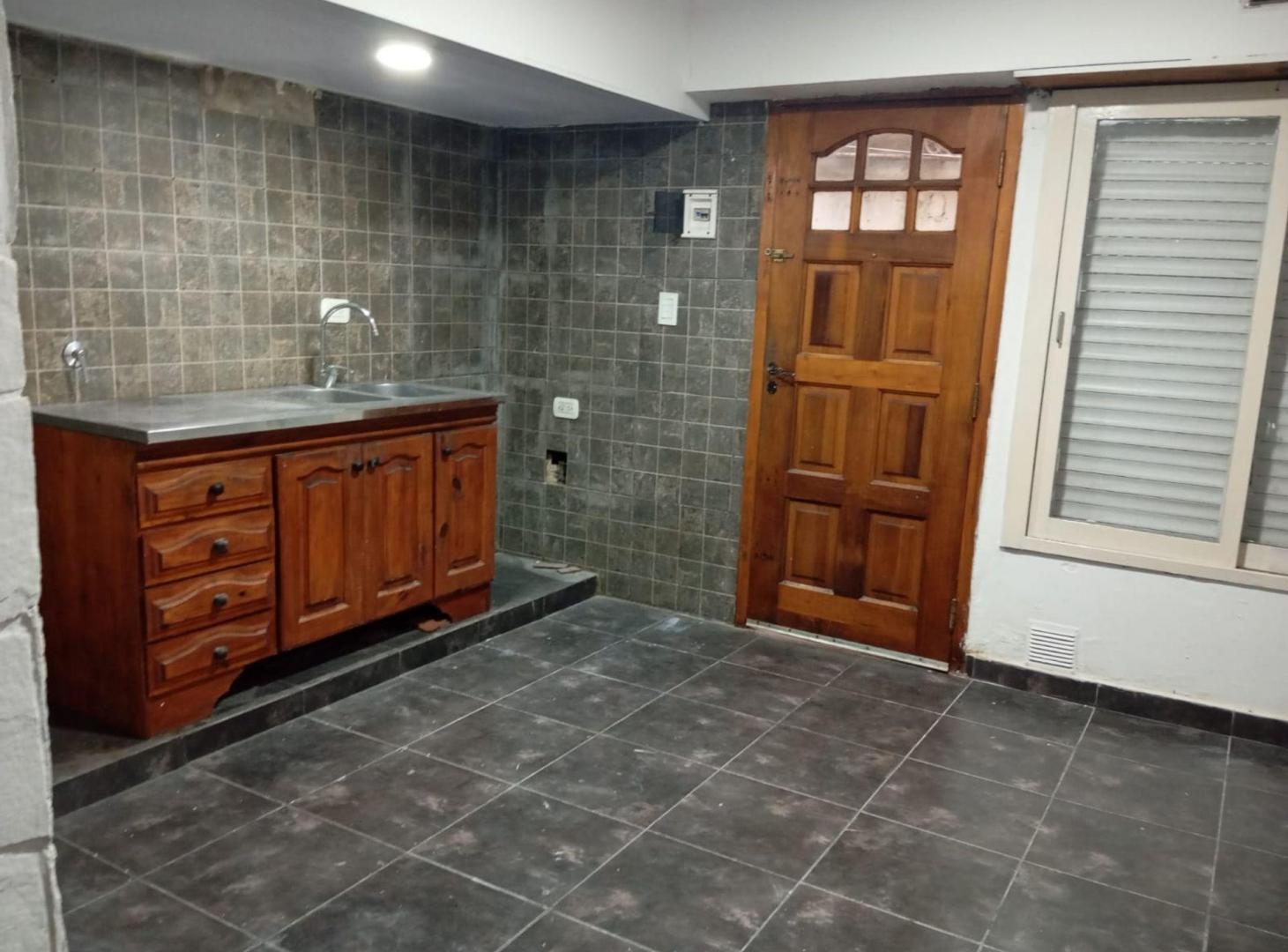 Foto de ¡Oportunidad Única! PH Funcional en Lanús Este, imagen 5