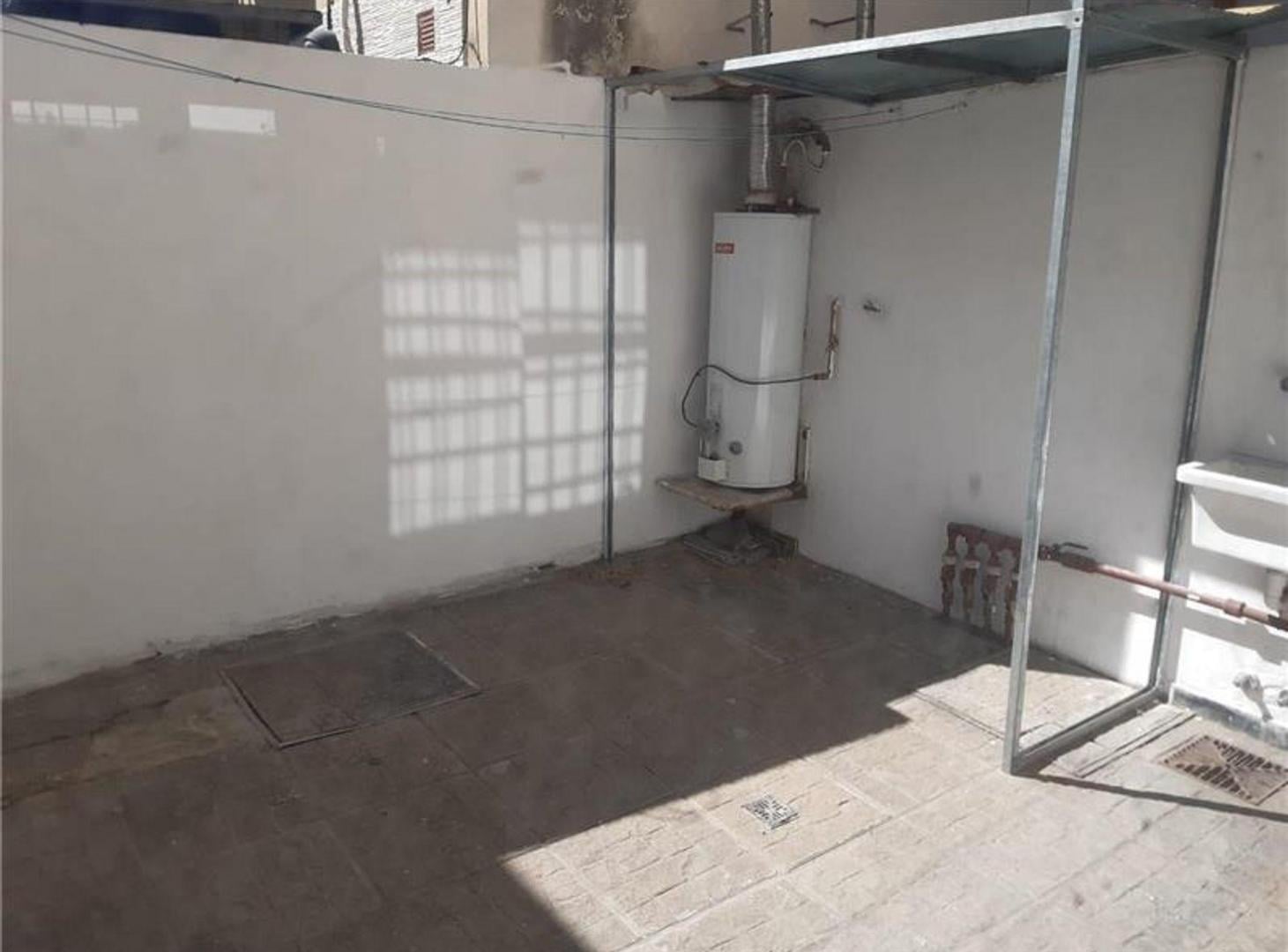 Foto de DUPLEX EN VENTA 4 AMB LANUS OESTE, imagen 1