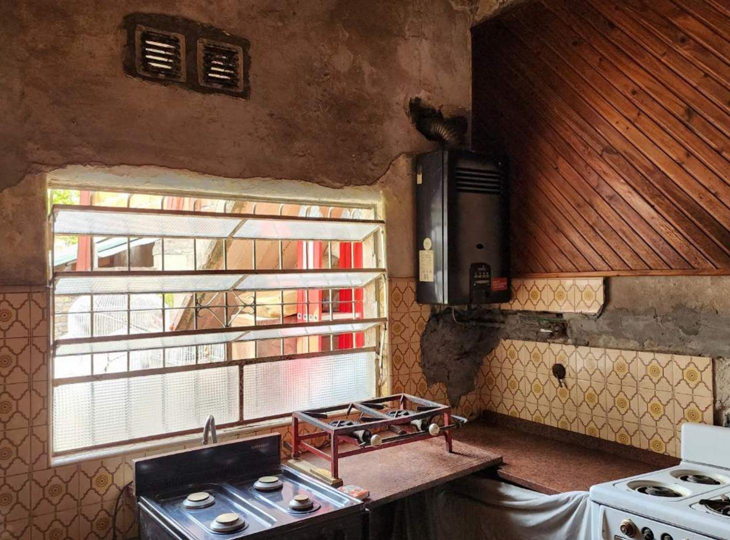 Foto de VENTA DE LOTE EN LANUS ESTE CON CASA Y DEPTO, imagen 3