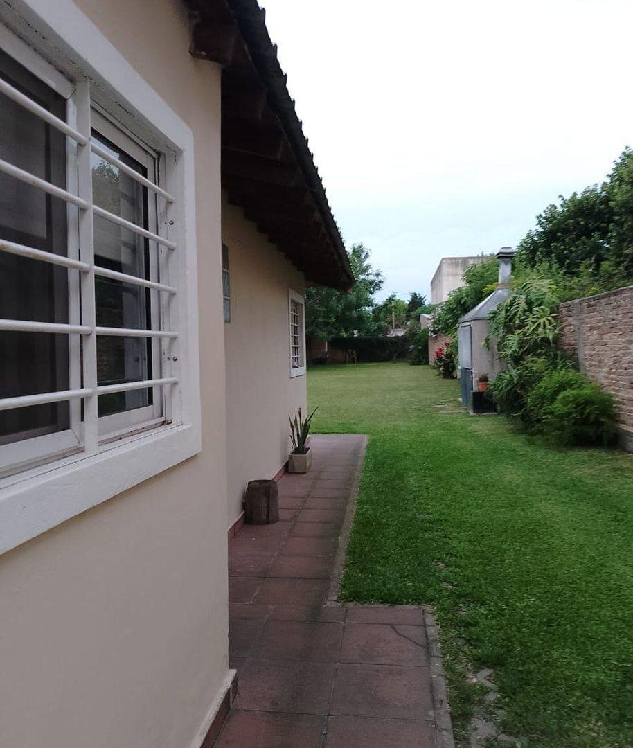 Foto de CASA 6 AMB - GARAGE - PARQUE - IDEAL 2 FLIAS, imagen 4