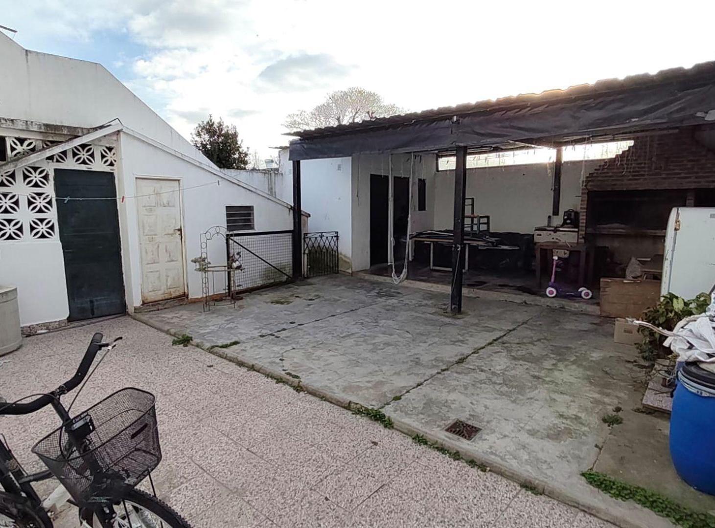 Foto de VENTA CASA 3 AMB. MONTE CHINGOLO.GRAN OPORTUNIDAD, imagen 2