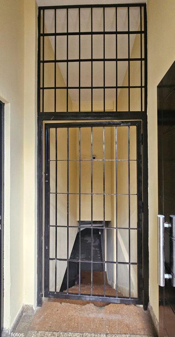 Foto de VENTA LOCAL COMERCIAL PB CON DEPOSITO EN SUBSUELO, imagen 5