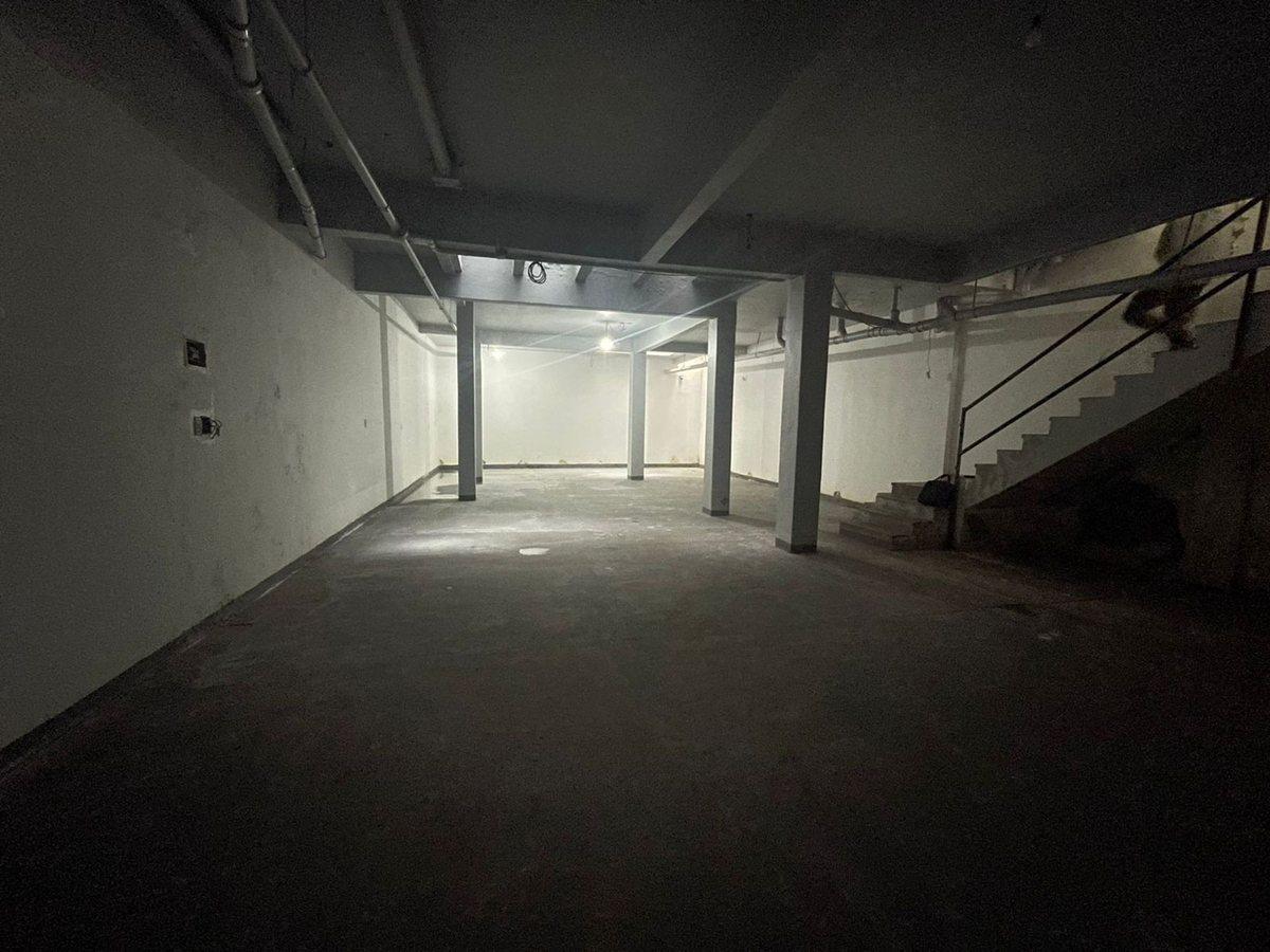 Foto de VENTA LOCAL COMERCIAL PB CON DEPOSITO EN SUBSUELO, imagen 4
