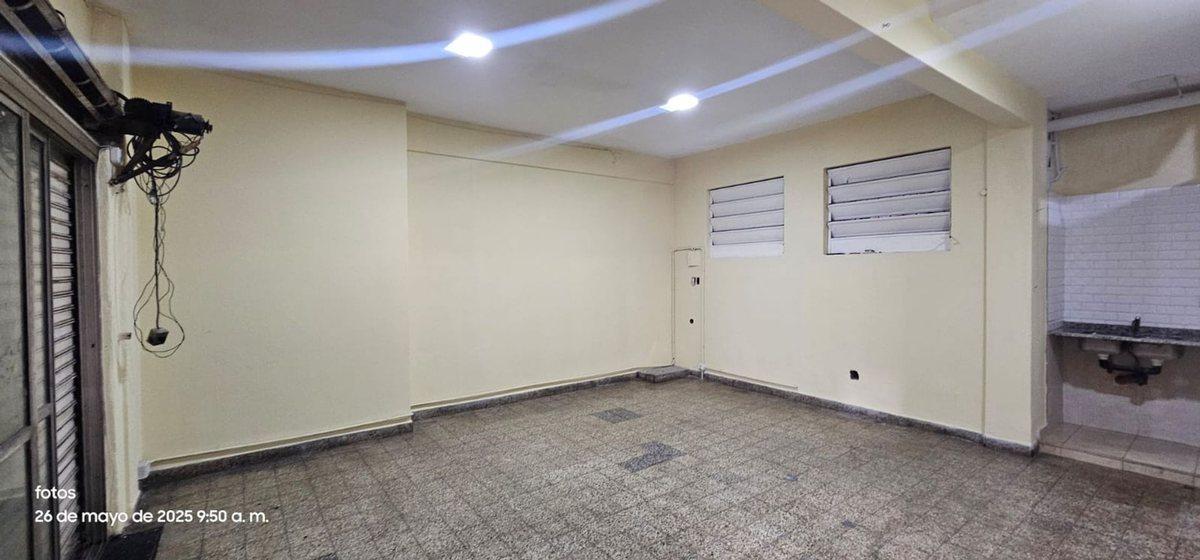 Foto de VENTA LOCAL COMERCIAL PB CON DEPOSITO EN SUBSUELO, imagen 2