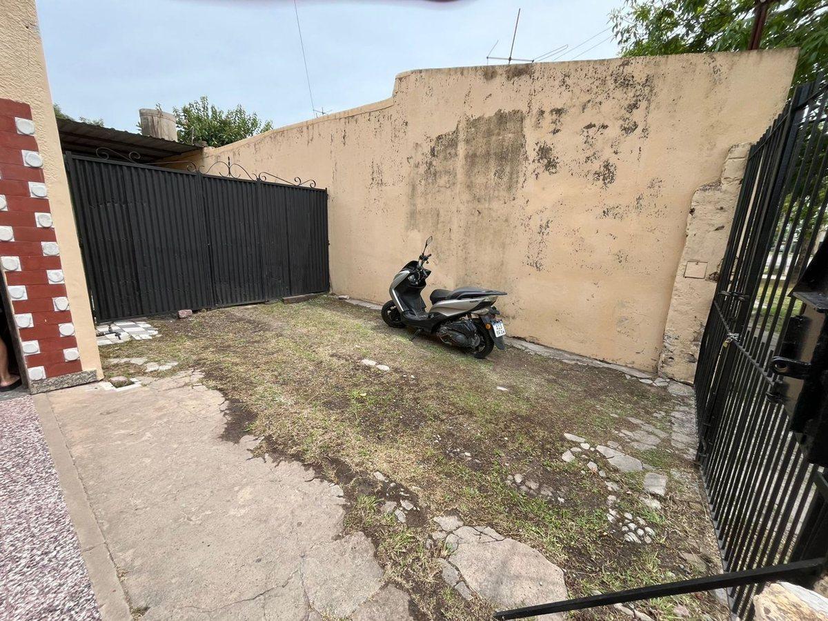 Foto de CASA 3 AMBIENTES CON GARAGE-GALPON CHICO Y TERRAZA, imagen 1