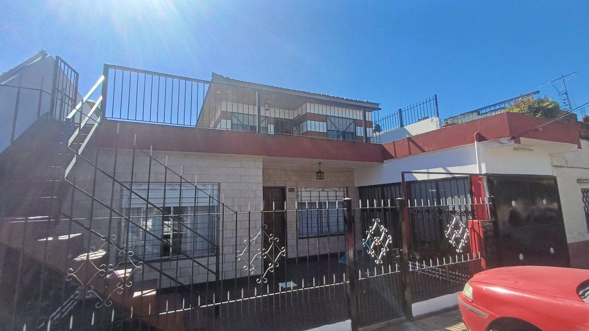 Foto de CASA 3 DORM + QUINCHO + COCHERA + DPTO-SOLANO, imagen 2
