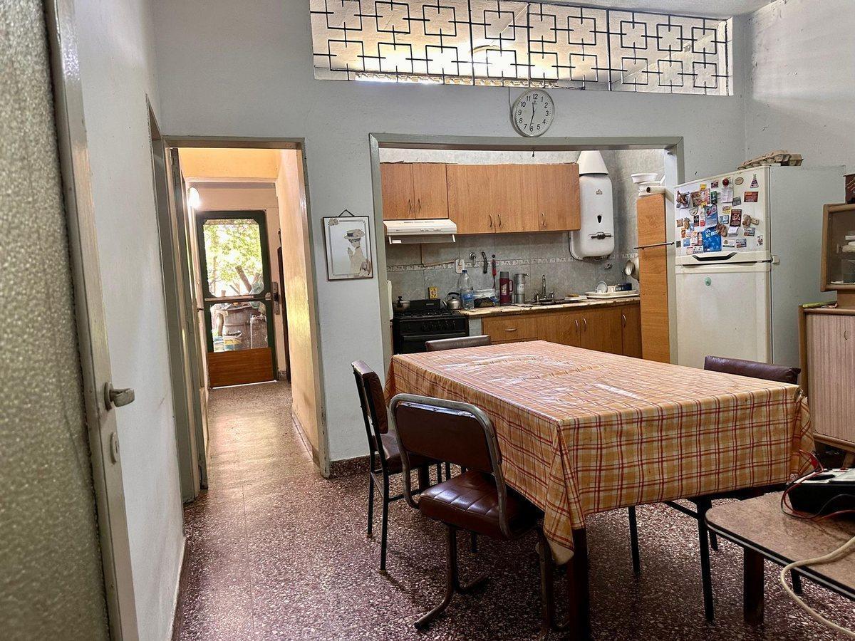 Foto de Venta casa a reciclar c/ fondo libre – Nuevo Valor, imagen 3