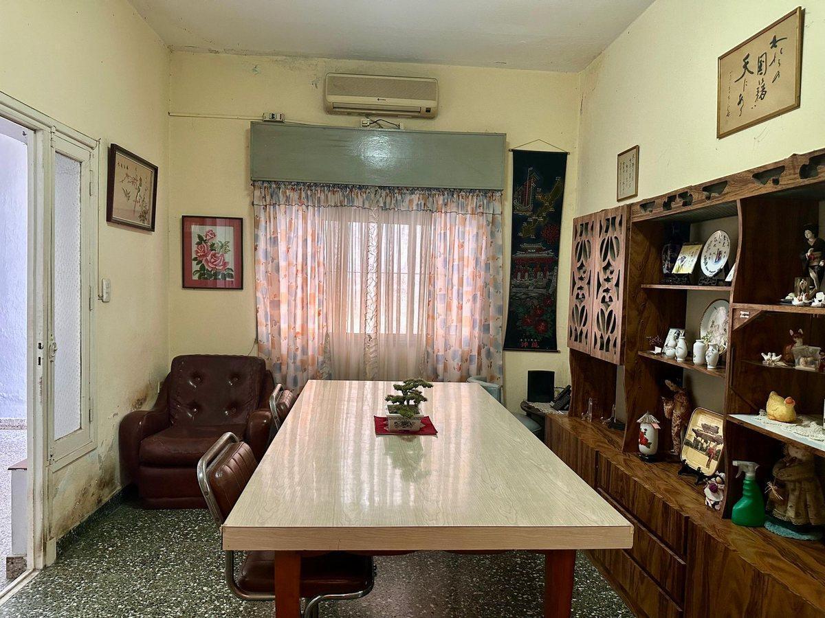 Foto de Venta casa a reciclar c/ fondo libre – Nuevo Valor, imagen 1