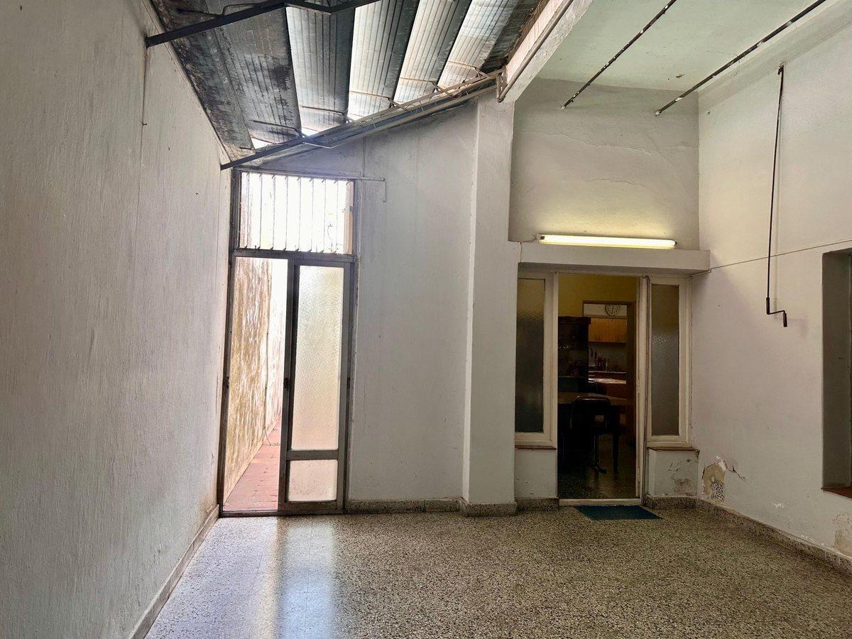 Foto de Venta casa a reciclar c/ fondo libre – Nuevo Valor, imagen 2