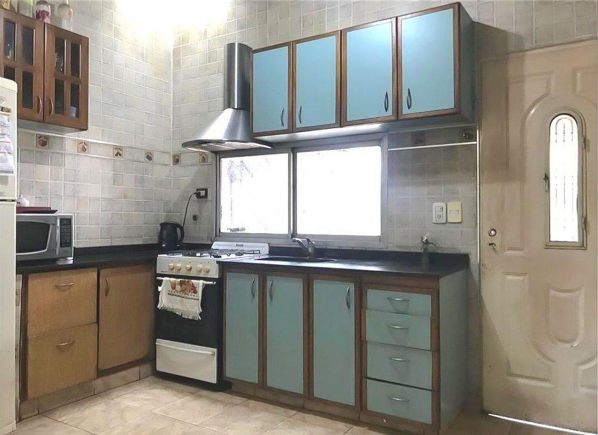 Foto de Venta casa 4 ambs. Fondo libre. Jardín al frente, imagen 1