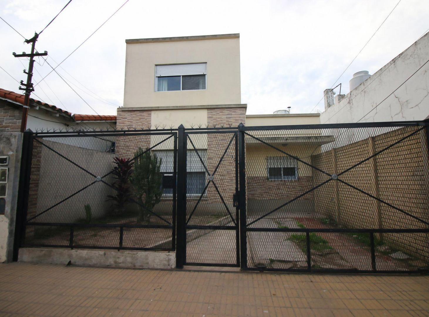 Foto de PH AL FRENTE CON GARAGE PATIO, imagen 4