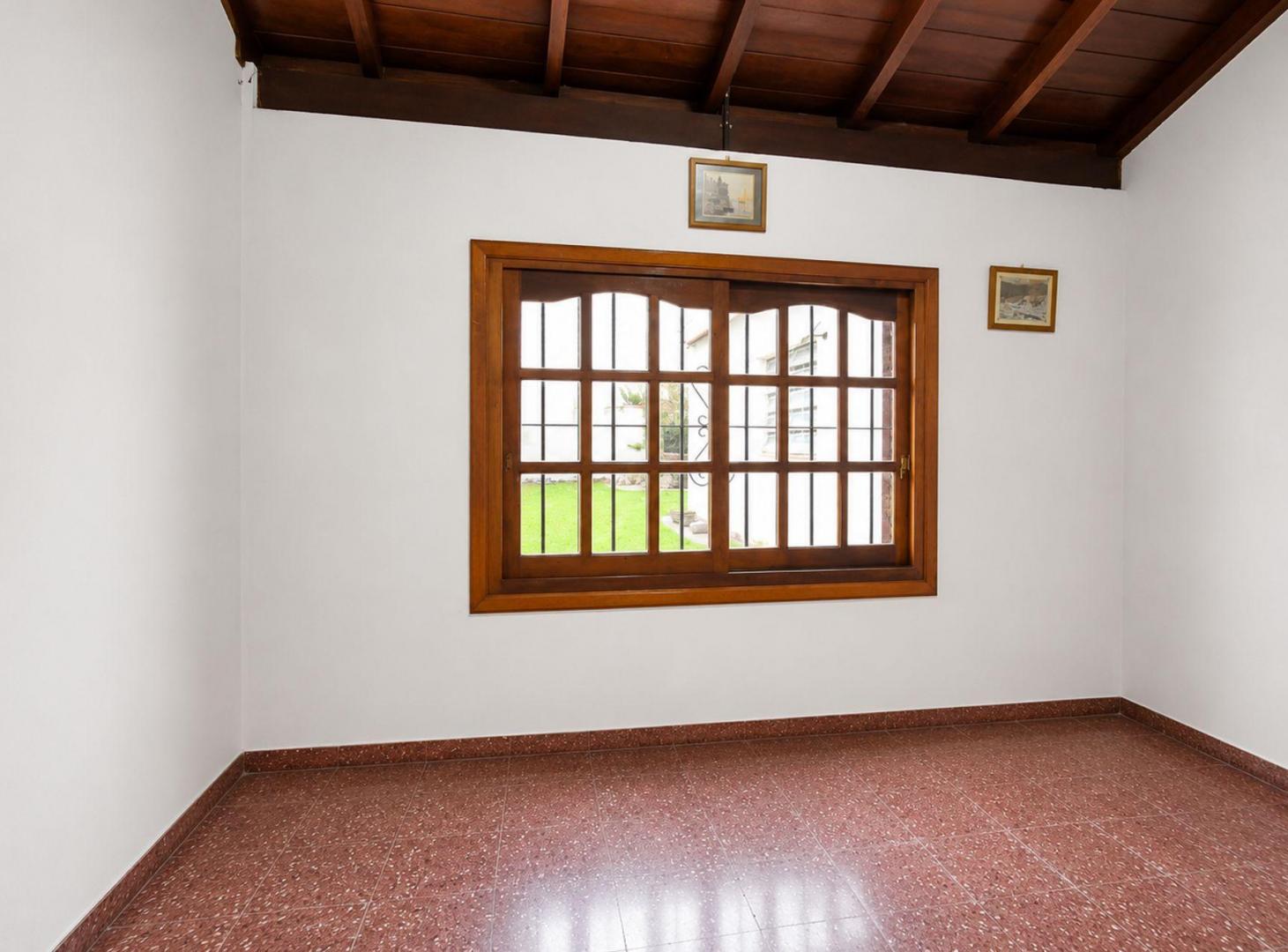 Foto de VENTA CASA C/PARQUE GARAGE PARA 3 AUTOS, imagen 5