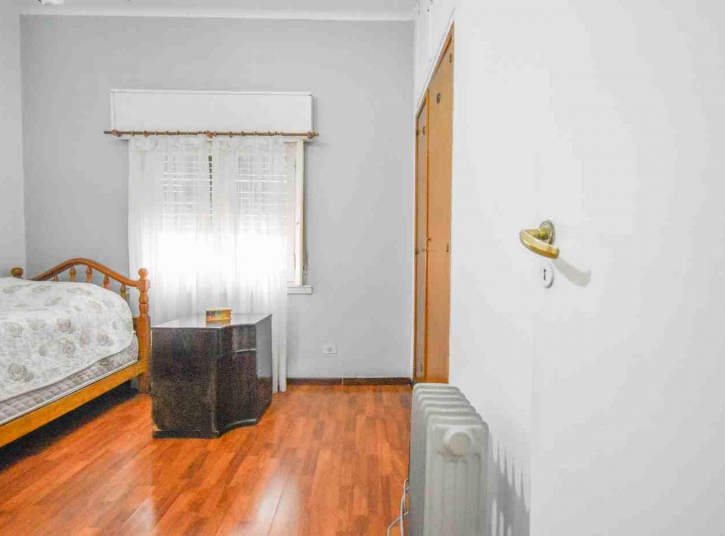Foto de VENTA CASA C/PARQUE GARAGE PARA 3 AUTOS, imagen 2