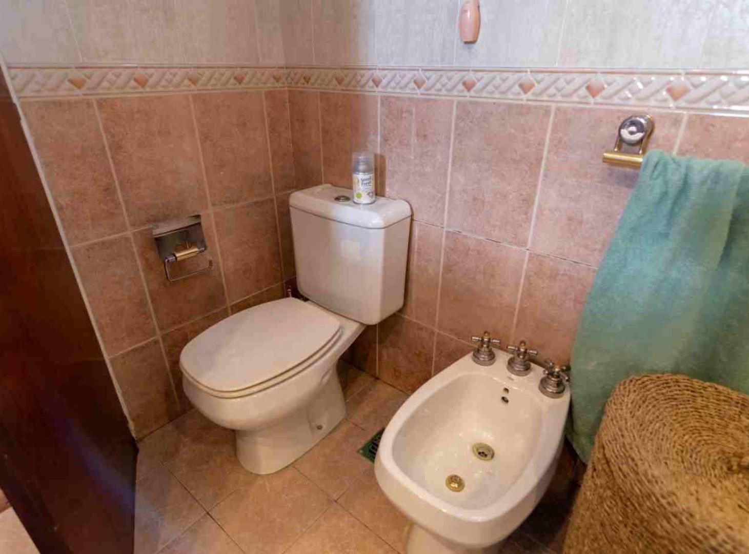 Foto de VENTA DUPLEX 4 AMB COCHERA PATIO LANUS OESTE, imagen 5