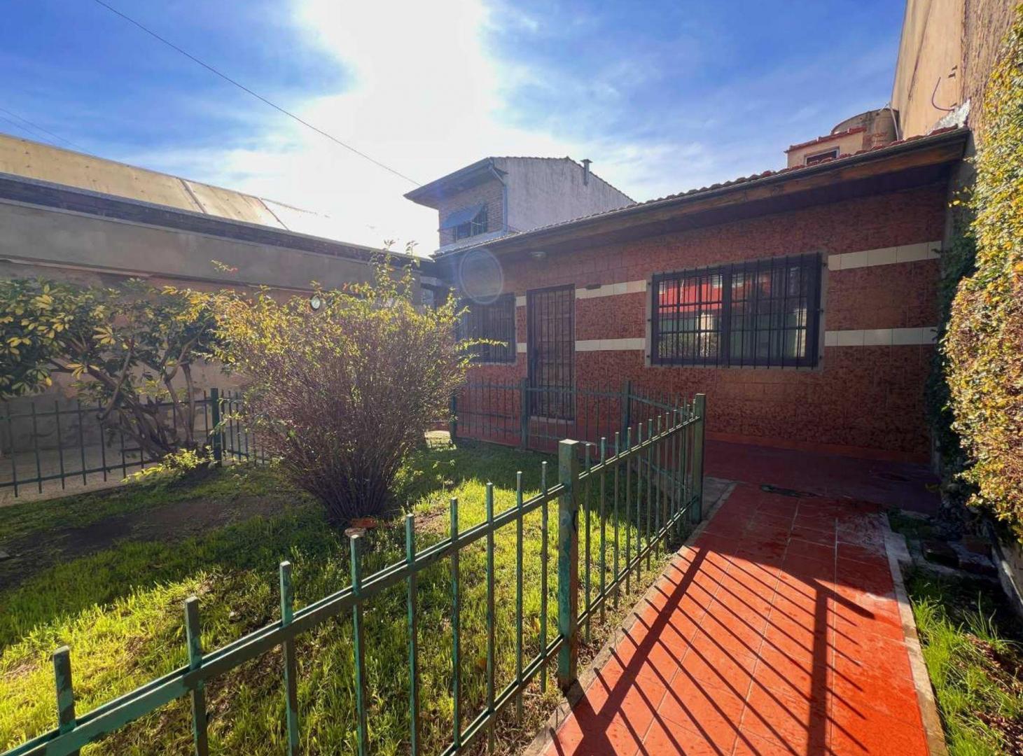 Foto de VENTA CASA 3AMB.QUINCHO COCHERA FONDO LIBRE 350M2., imagen 2