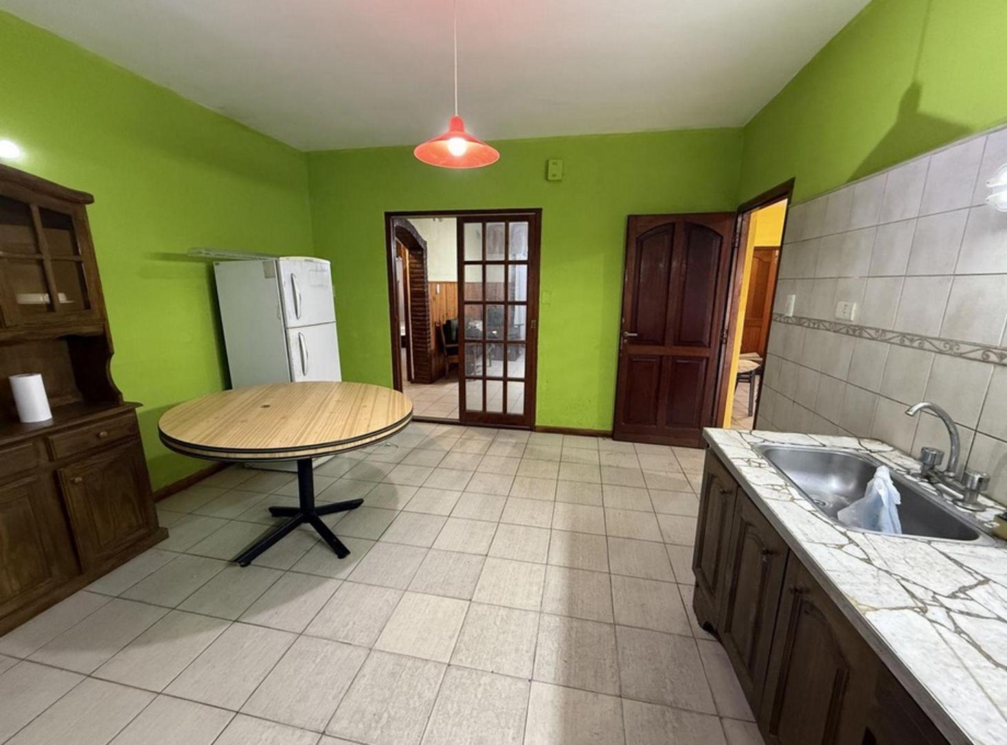 Foto de CHALET 5 AMB. A MTRS DE AV. LA PLATA , QUILMES, imagen 1