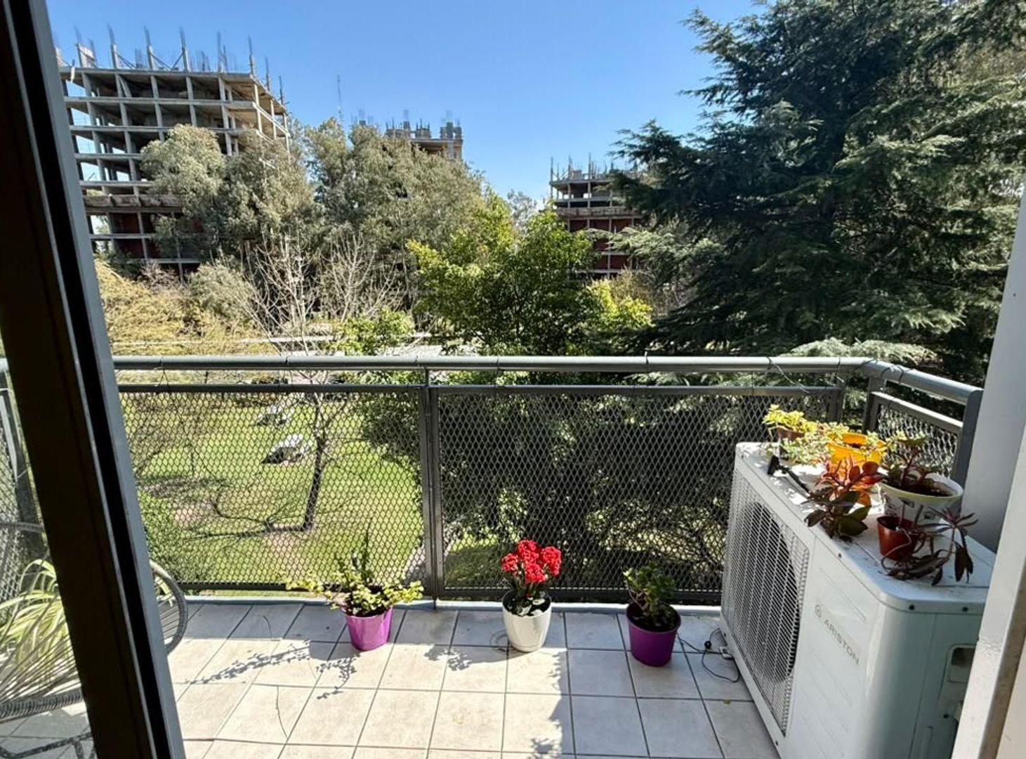 Foto de VENTA DTO. 3 AMBS. BALCÓN CON COCH. WILDE, imagen 2