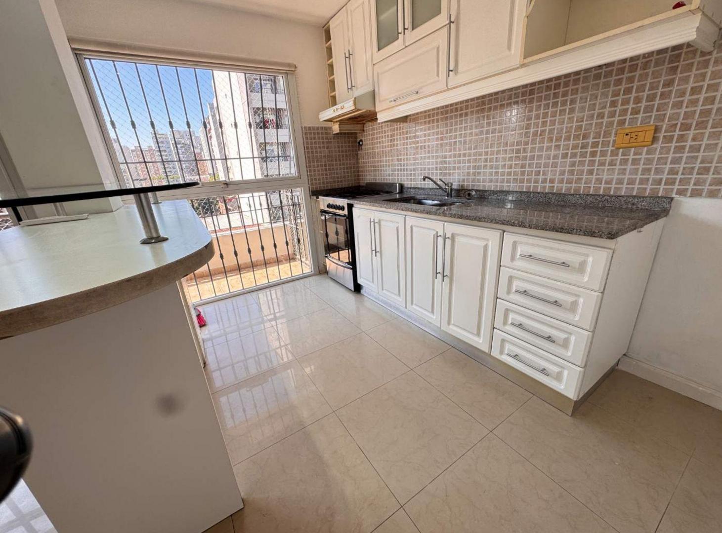 Foto de ALQUILER DPTO 3 AMBIENTES CON BALCÓN Y COCHERA, imagen 5