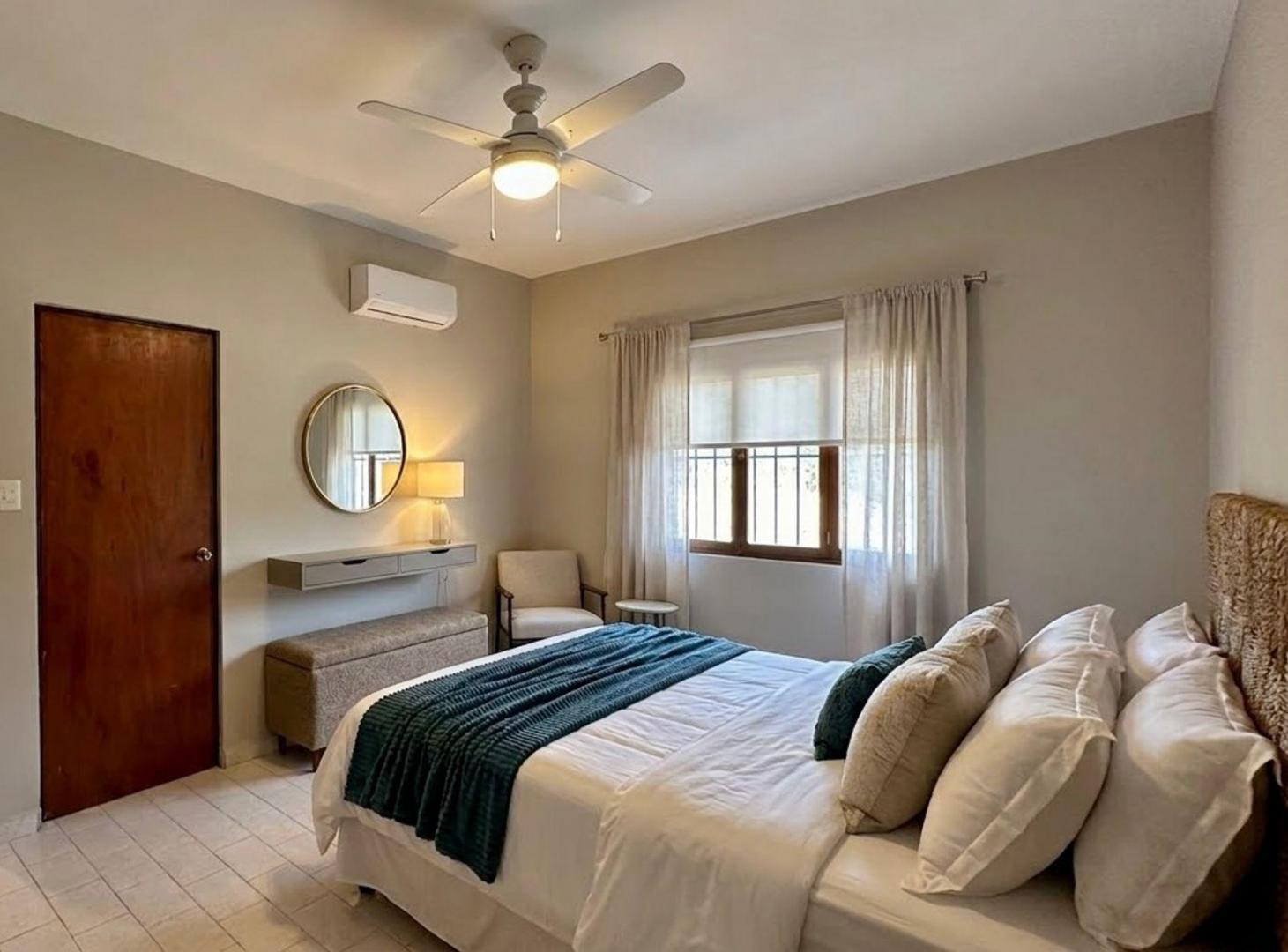 Foto de CASA A REFACCIONAR CON JARDÍN, GARAGE FDO. LIBRE, imagen 4