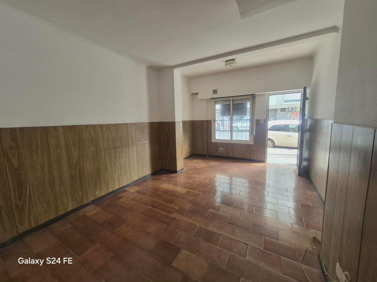 Foto de DEPARTAMENTO 3 AMB-PB C/PATIO-APTO PROF-LANUS ESTE, imagen 1