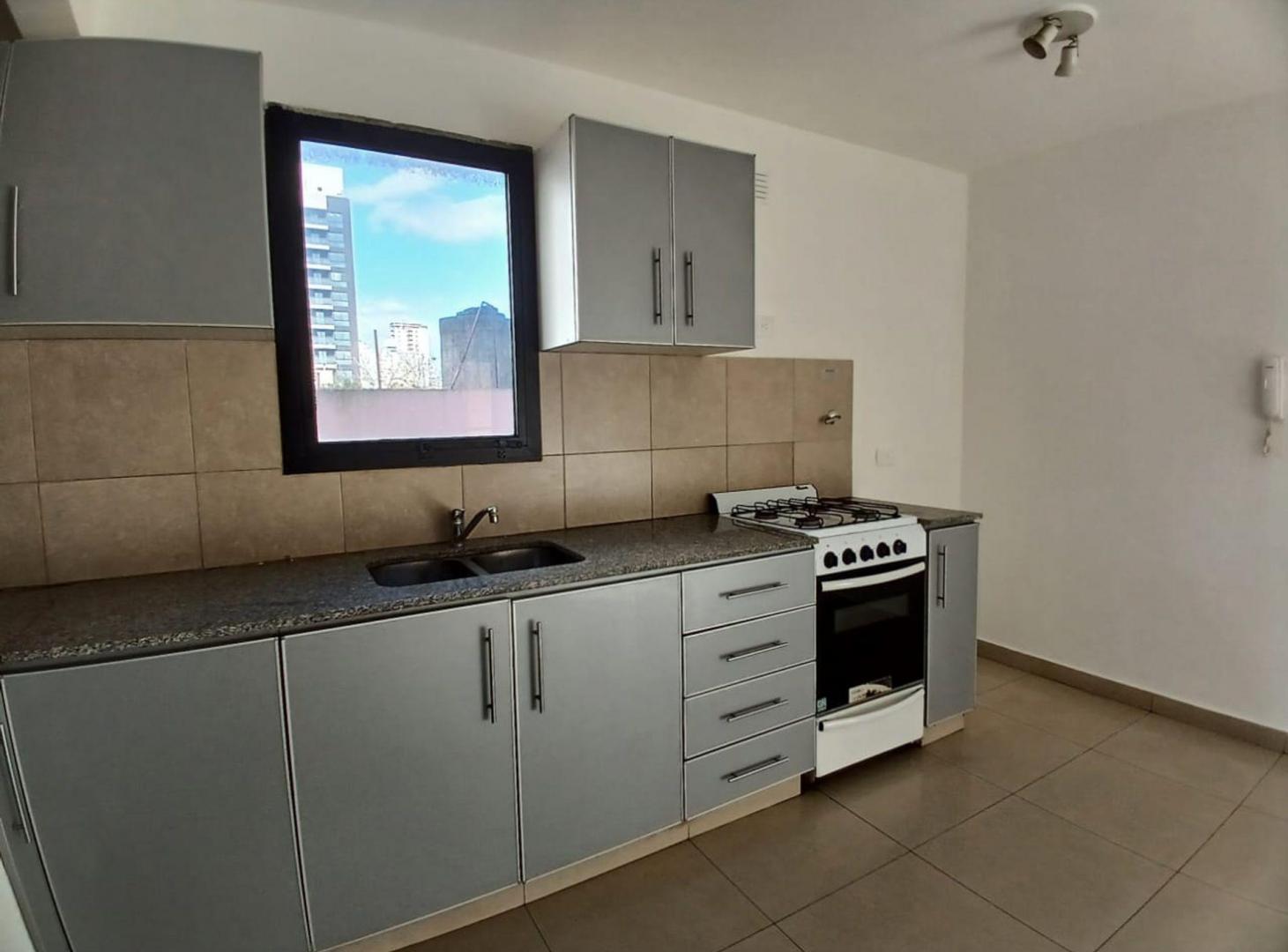 Foto de Dpto en dúplex alquiler 2 amb c/cochera Lanús O, imagen 4