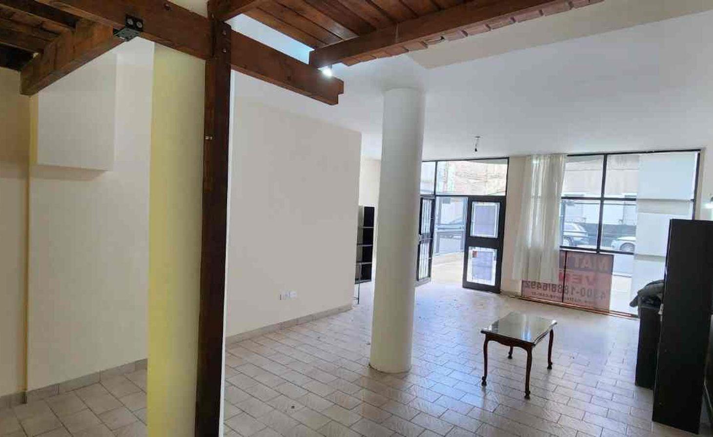 Foto de VENTA LOCAL 137 M2 CON 2 COCHERAS SAN TELMO, imagen 2
