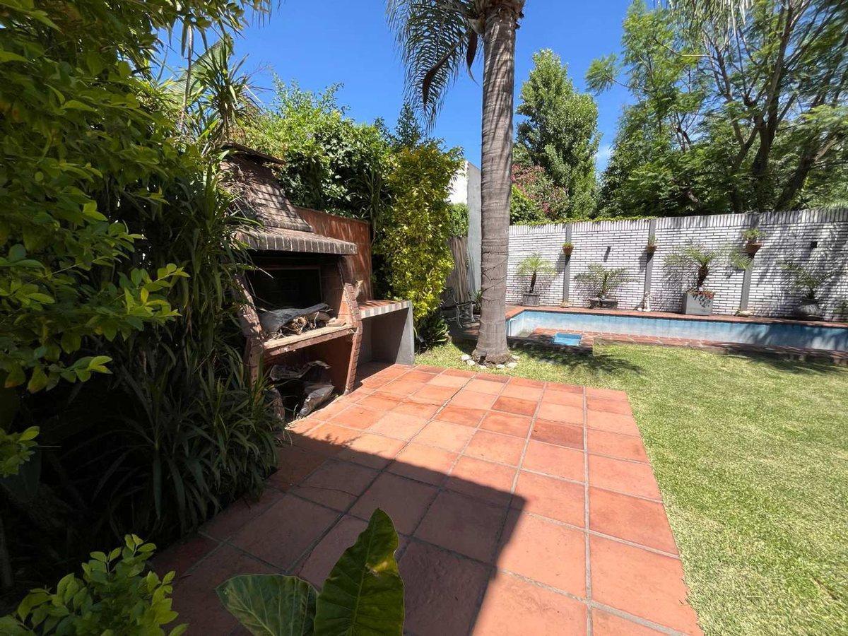 Foto de EXCELENTE CASA EN ADROGUE, 5 AMBIENTES, imagen 5