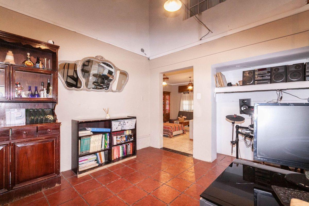 Foto de Casa con múltiples posibilidades. R. de Escalada, imagen 2