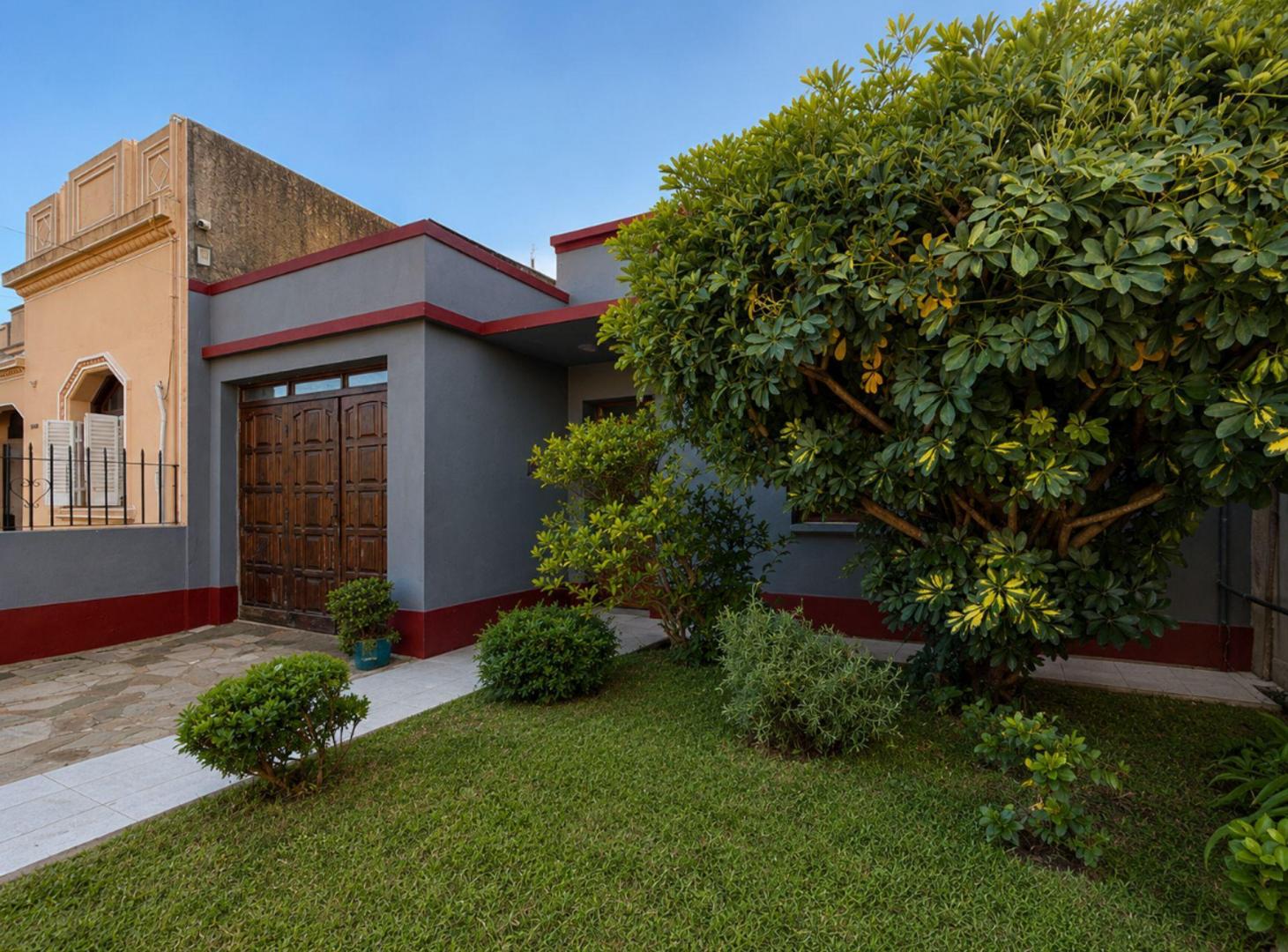 Foto de CASA 3 AMBIENTES C/DOBLE GARAGE Y PATIO, imagen 3