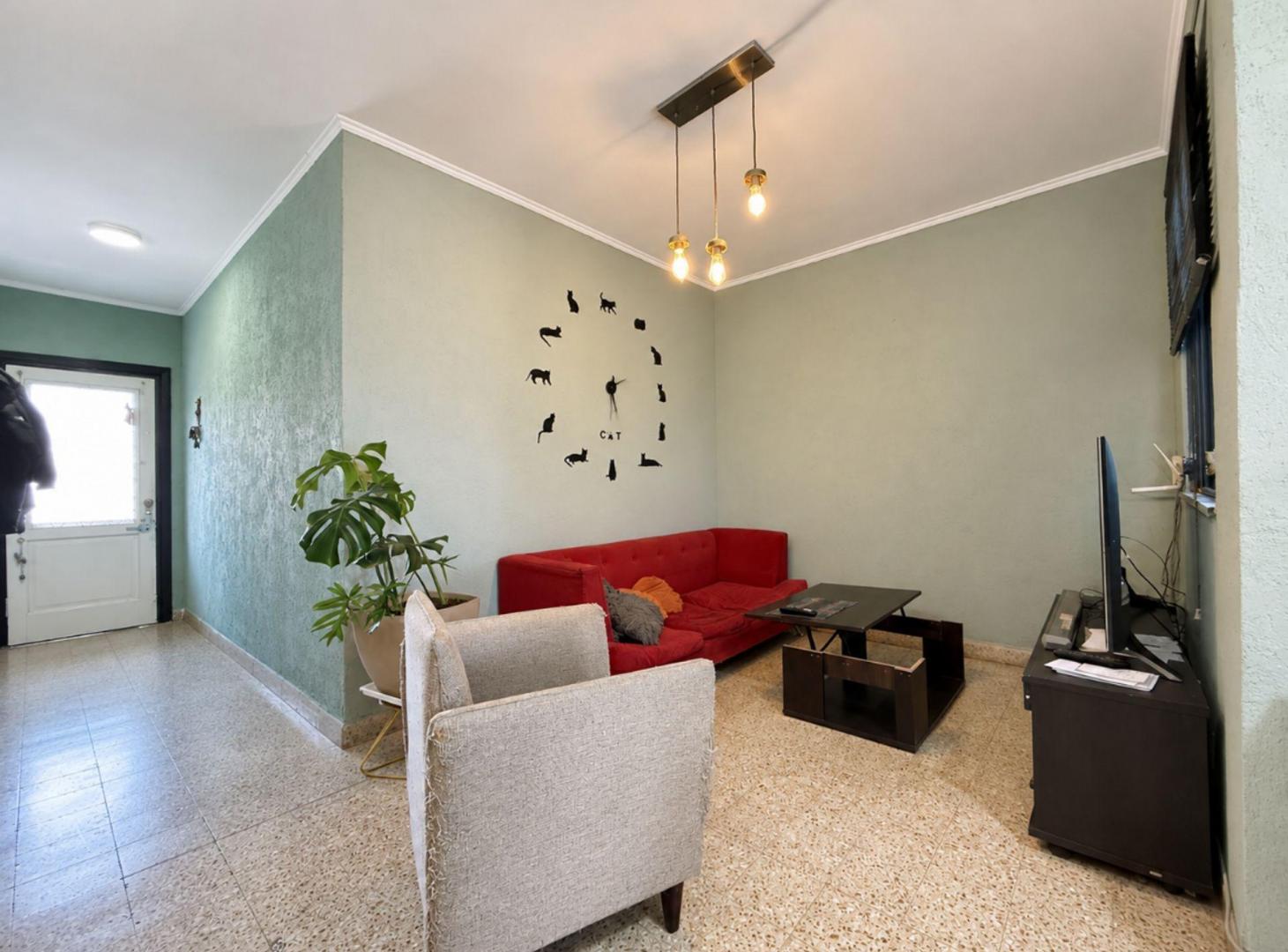 Foto de CASA 3 AMBIENTES C/DOBLE GARAGE Y PATIO, imagen 1