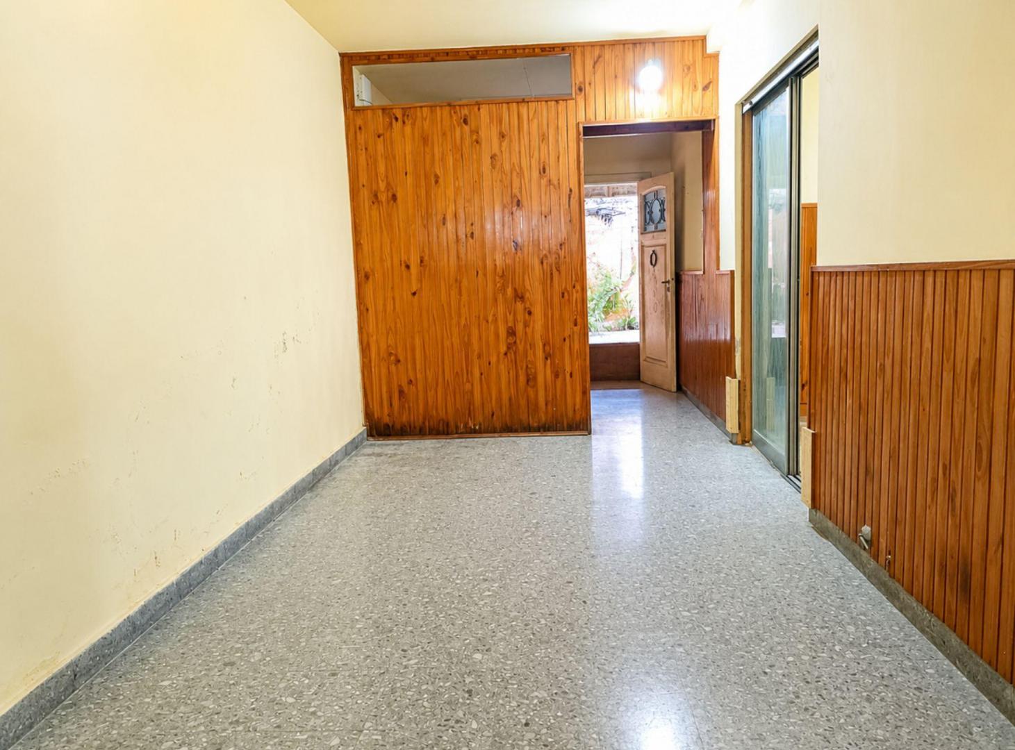 Foto de VENTA CASA 3 AMB C/PATIO APTO CREDITO-LANUS.E, imagen 4