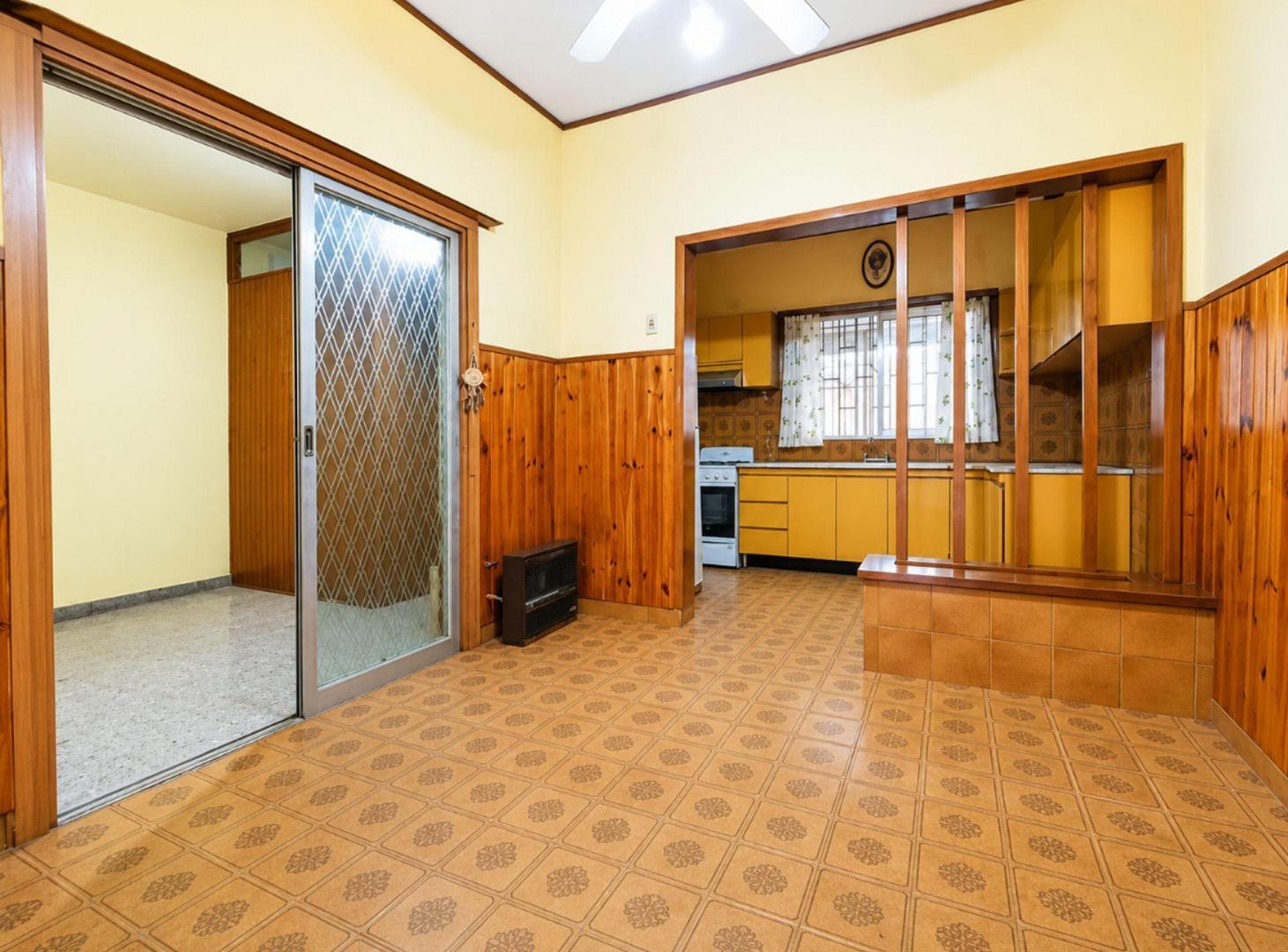 Foto de VENTA CASA 3 AMB C/PATIO APTO CREDITO-LANUS.E, imagen 5