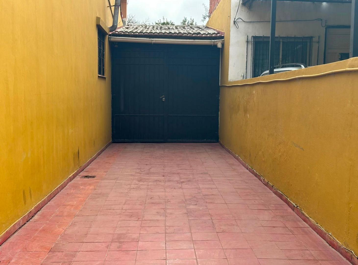 Foto de CASA C/PARQUE A 3 CUADRAS DE ESTACION GLEW, imagen 3