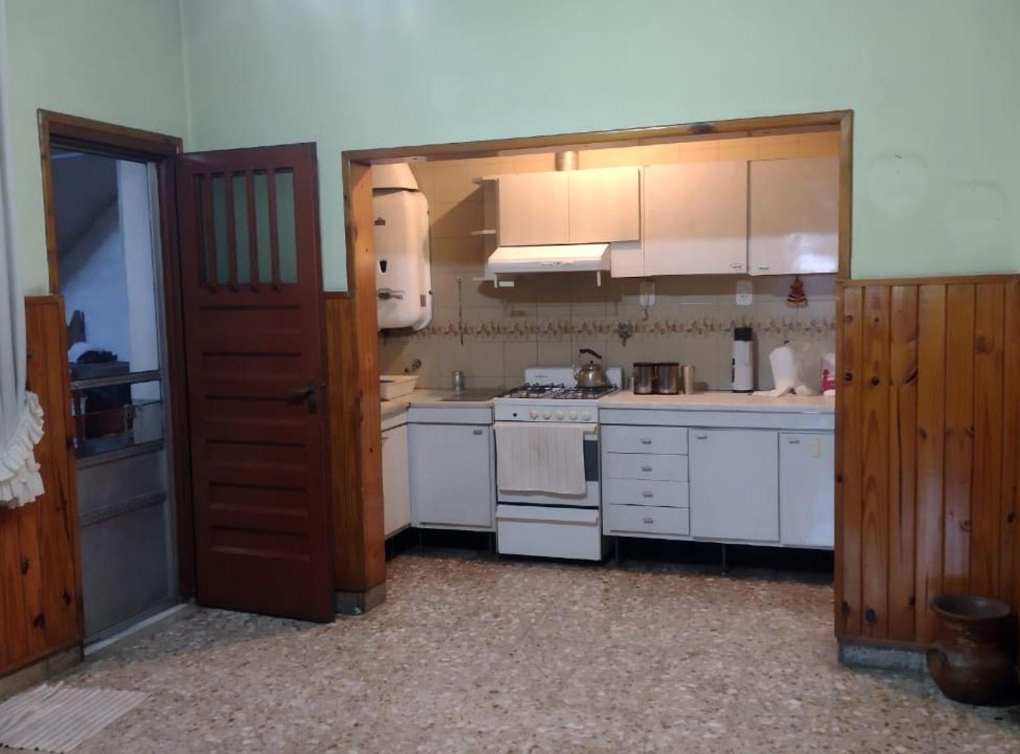 Foto de Casa en muy buen estado Bolaños al 1000 c/cochera, imagen 5