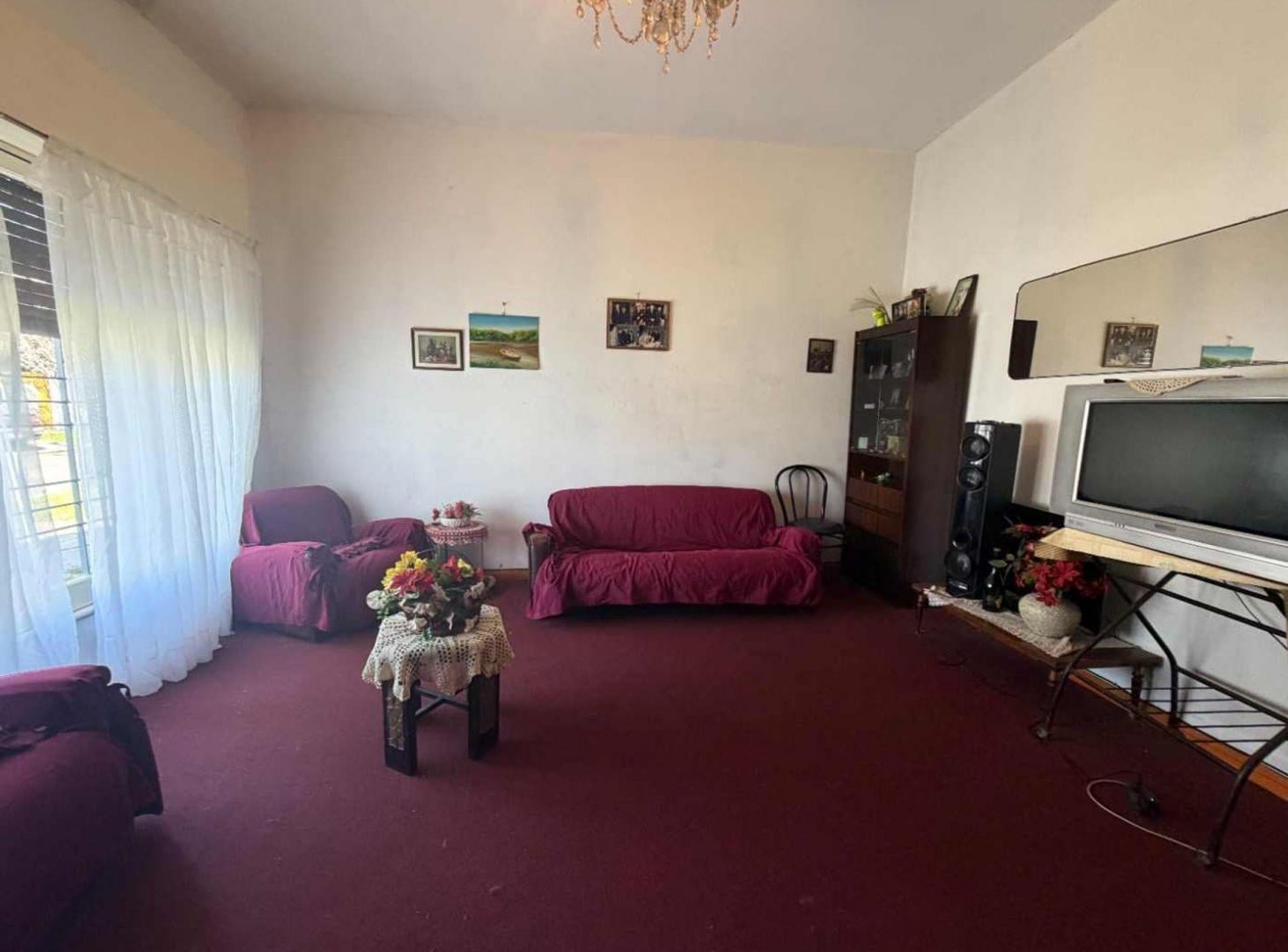 Foto de Casa con salida a dos calles en Banfield, imagen 1