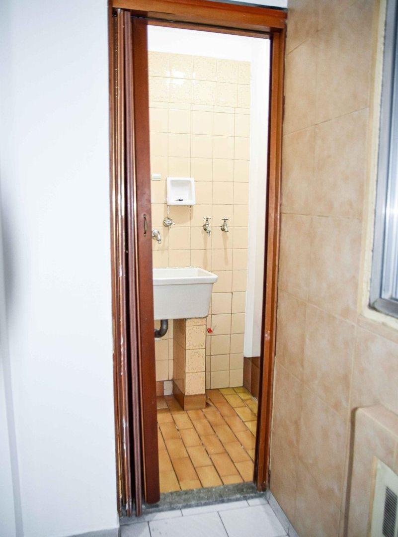 Foto de DEPARTAMENTO 3 AMB 2 DORMITORIO Y HAB SERVICIO, imagen 2