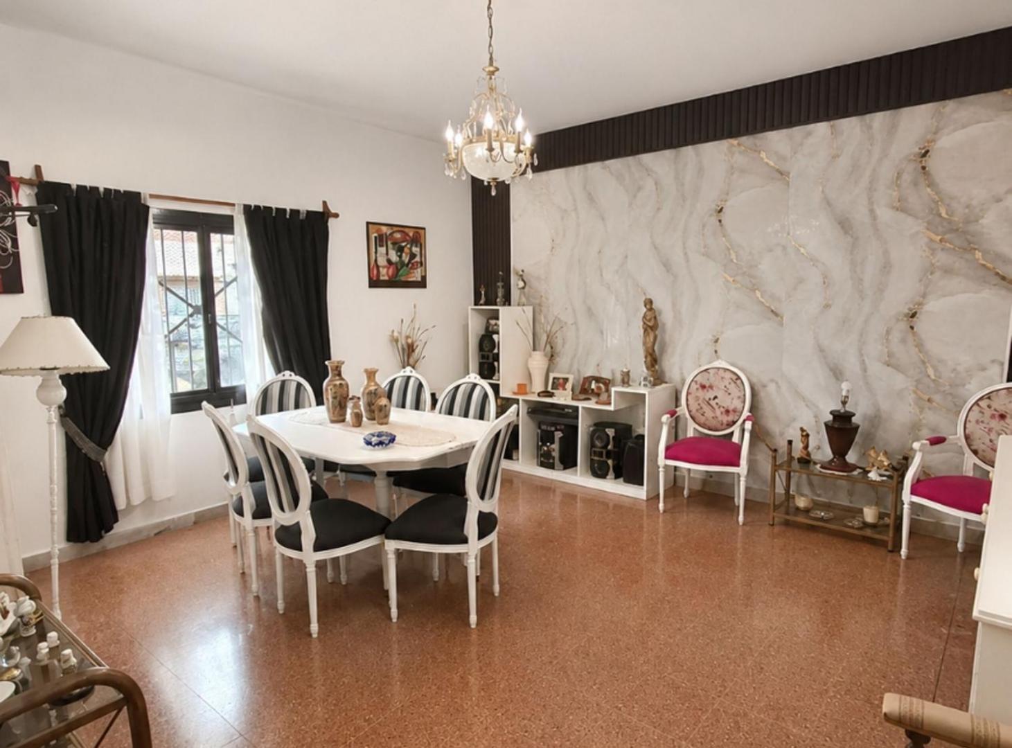 Foto de CASA L/PROPIO+ RECICLADA HACE 6 AÑOS-5 AMB+COCH, imagen 2