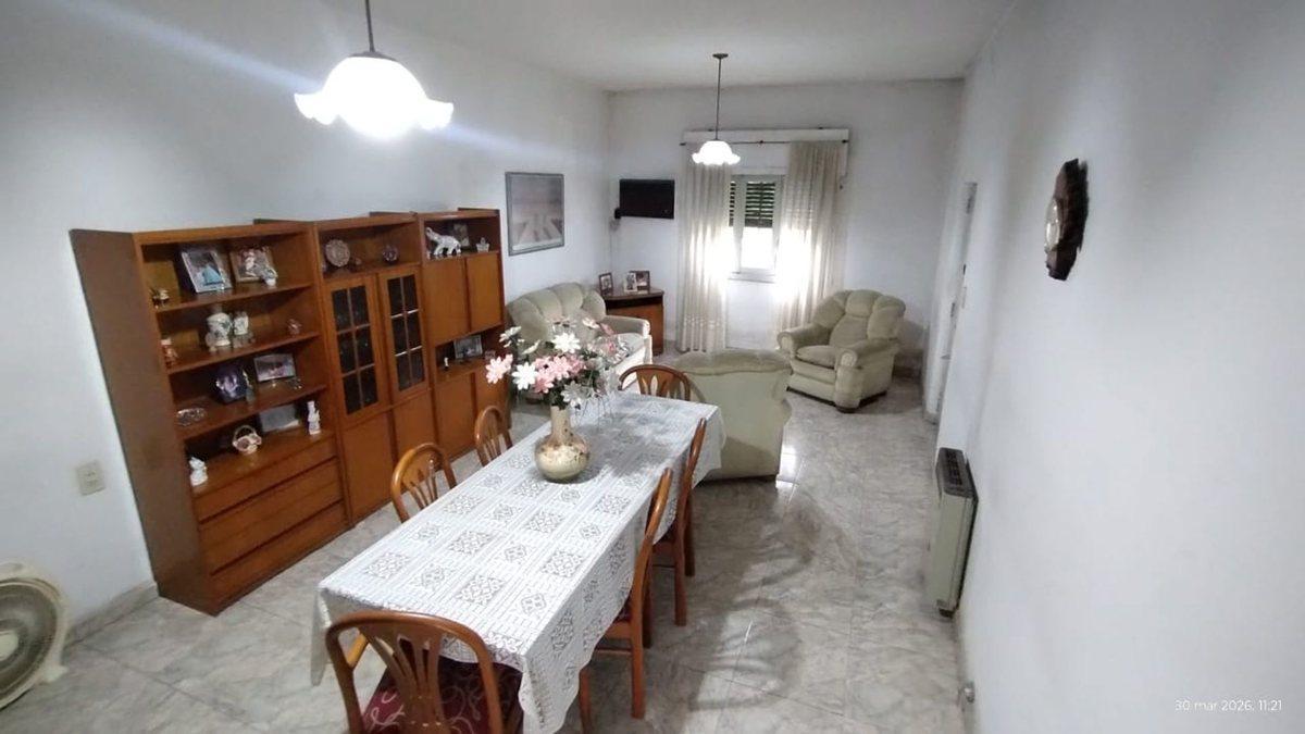 Foto de VENTA, CASA 3 AMB. FONDO Y QUINCHO Y TERRAZA., imagen 4