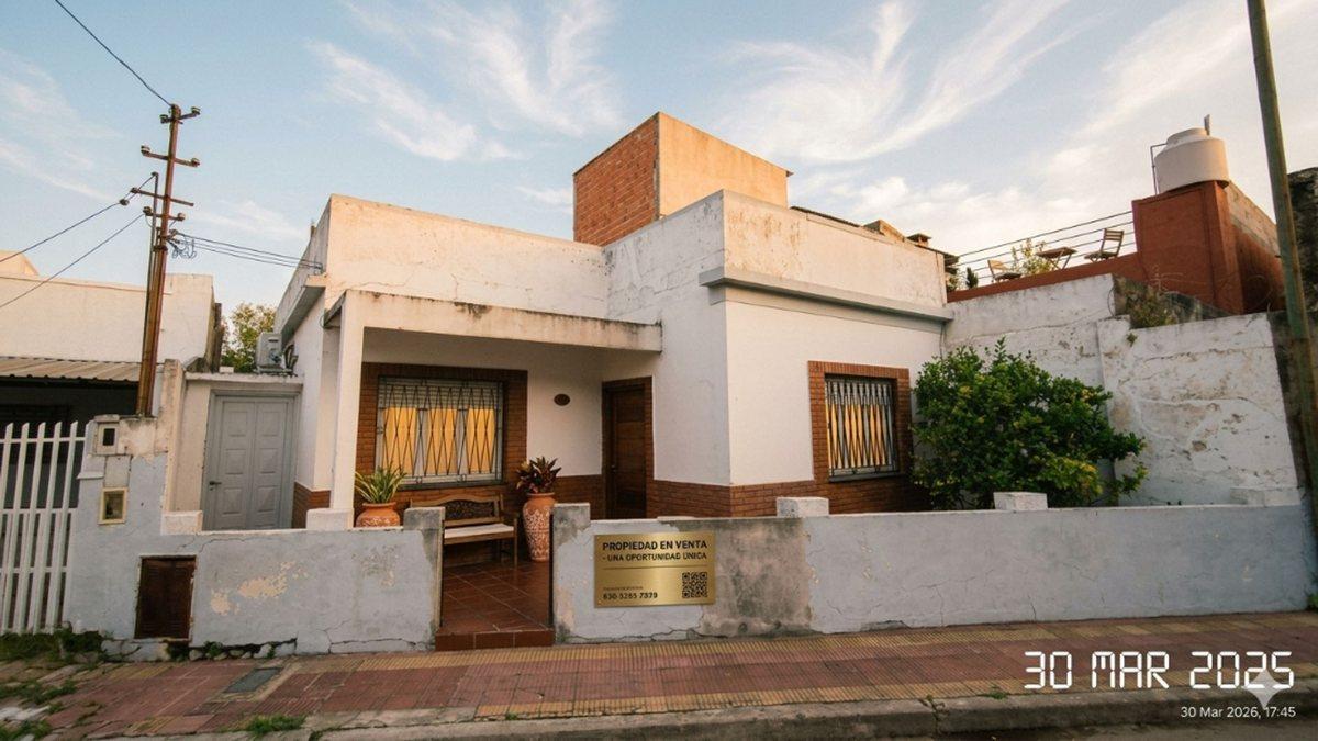 Foto de VENTA, CASA 3 AMB. FONDO Y QUINCHO Y TERRAZA., imagen 2