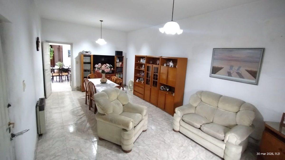 Foto de VENTA, CASA 3 AMB. FONDO Y QUINCHO Y TERRAZA., imagen 3