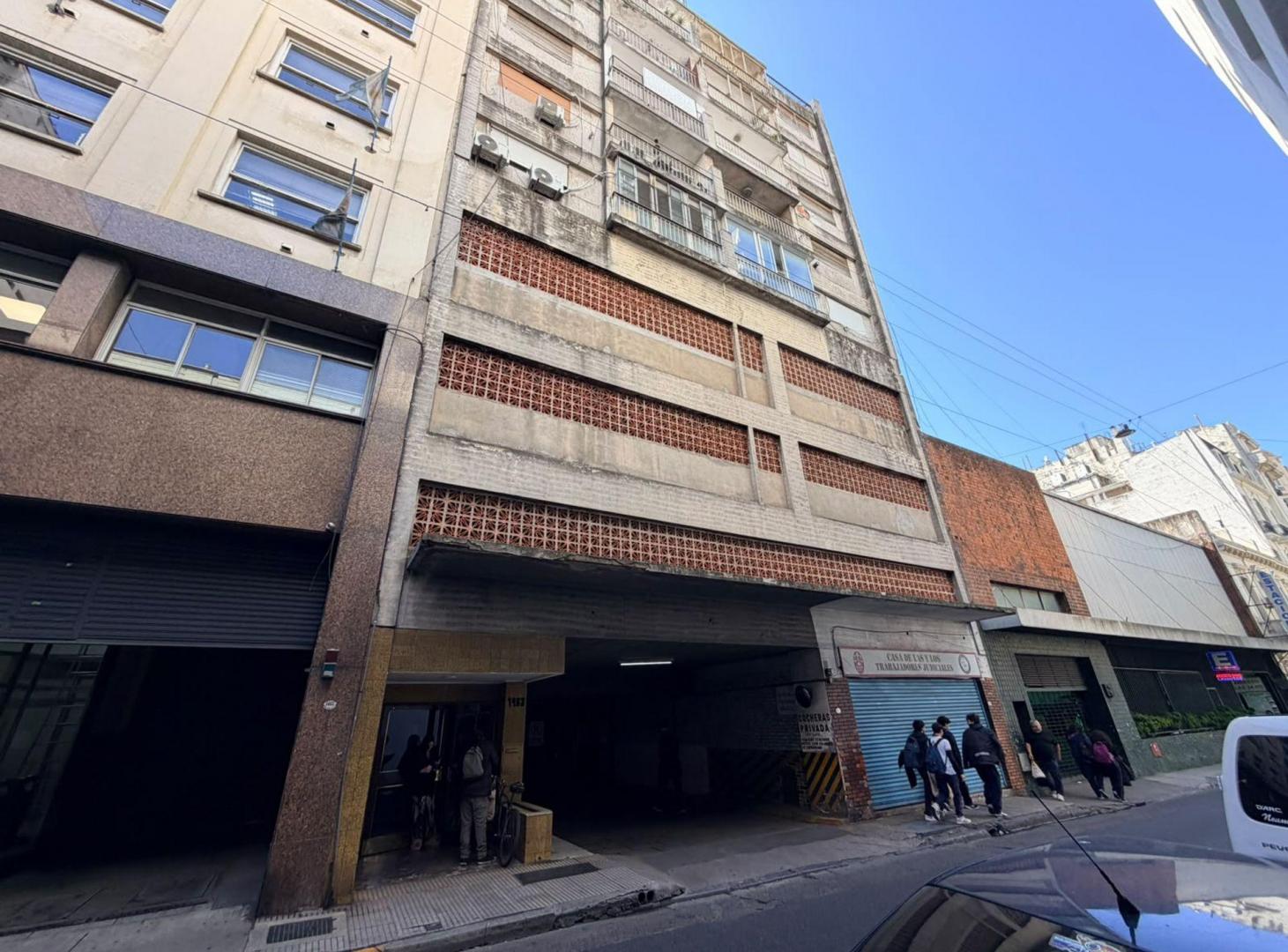 Foto de VENTA COCHERA FIJA Y CUBIERTA EN SAN NICOLAS, imagen 1