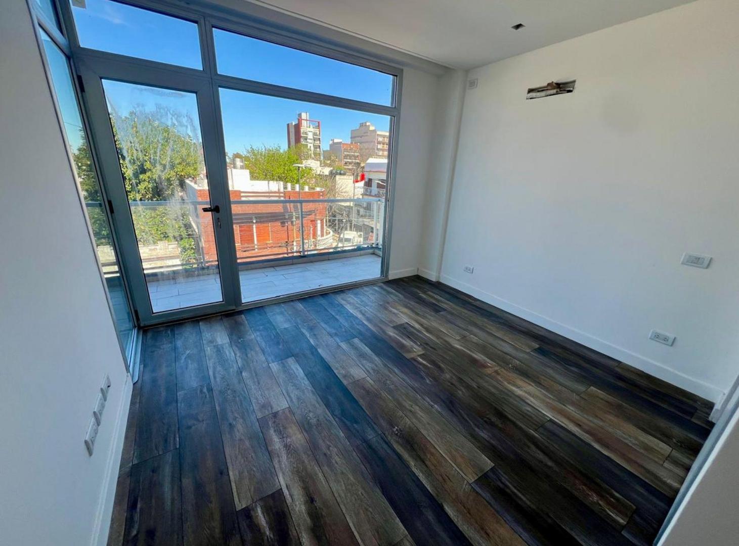 Foto de VENTA DEPTO 3 AMB AL FRENTE, CON PATIO, A ESTRENAR, imagen 4