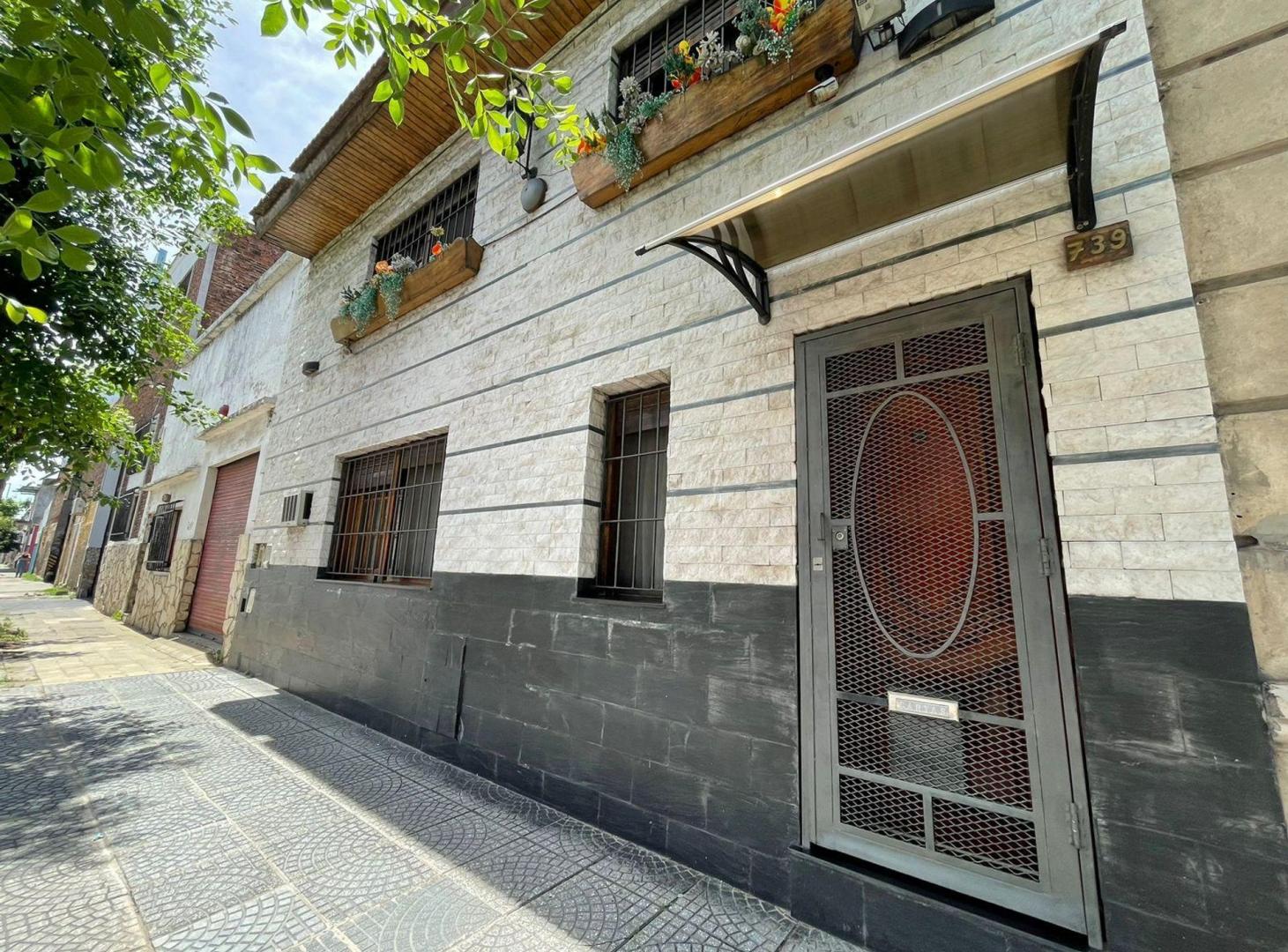 Foto de CASA EN VENTA-5 AMBT.C/TERRAZA -QUINCHO-AVELLANEDA, imagen 4