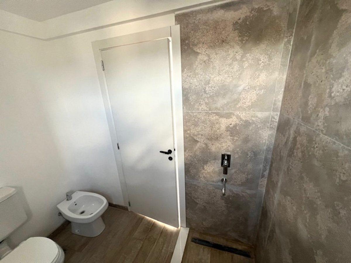 Foto de INVERSIÓN! VENTA DE AMPLIO DPTO DUPLEX DE CAT., imagen 4