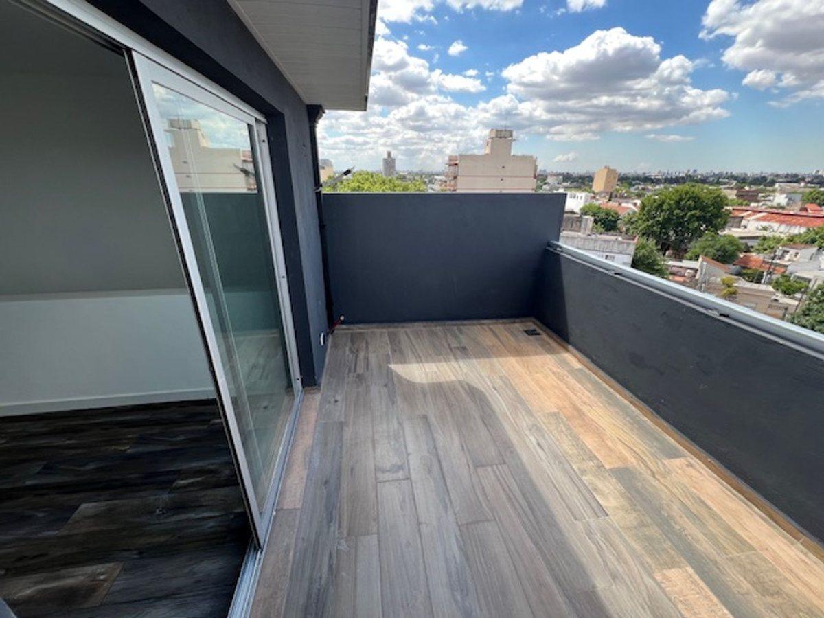 Foto de INVERSIÓN! VENTA DE AMPLIO DPTO DUPLEX DE CAT., imagen 2