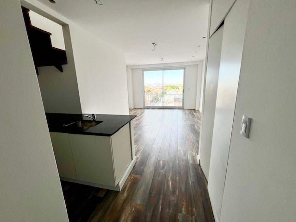 Foto de INVERSIÓN! VENTA DE AMPLIO DPTO DUPLEX DE CAT., imagen 1