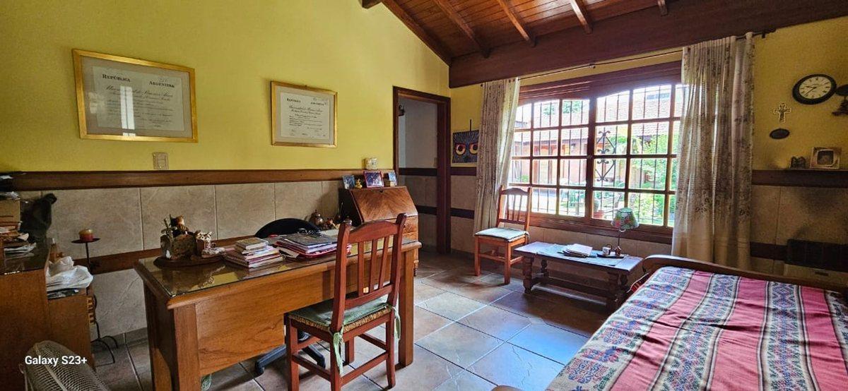 Foto de EXCELENTE CASA CHALET ADROGUÉ - PARQUE - COCHERAS, imagen 2