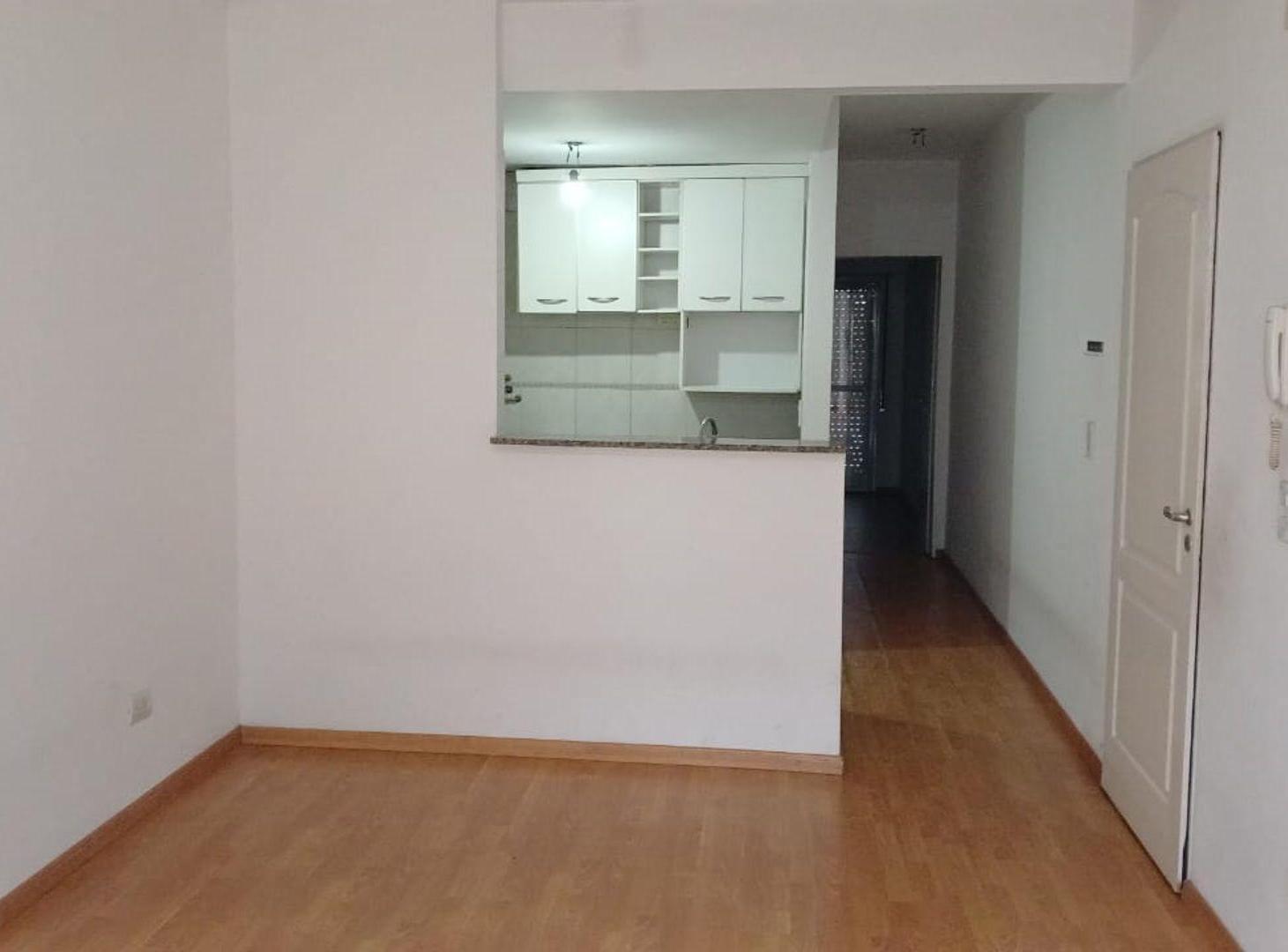 Foto de Dpto 2 amb al frente- Balcón- Alquiler- Lanús O., imagen 4