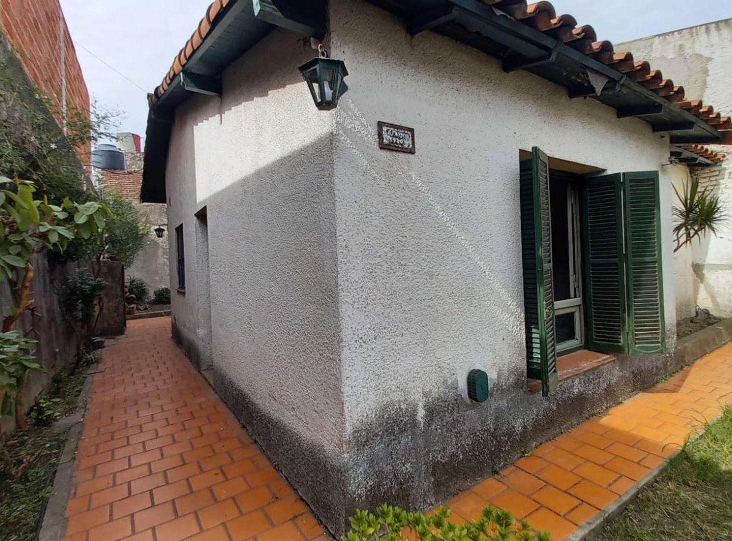 Foto de CASA 4 AMB C/ FONDO LIBRE LOTE PROPIO APTO CRÉDITO, imagen 2